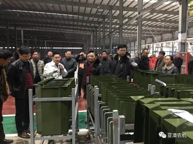 各級領(lǐng)導(dǎo)參觀亞澳粉體智能涂裝產(chǎn)線 各級領(lǐng)導(dǎo)參觀亞澳粉體智能涂裝產(chǎn)線